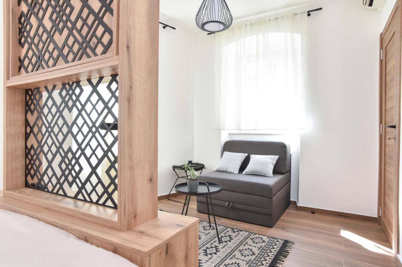 Sambra Old Town Apartment บุดวา ภายนอก รูปภาพ